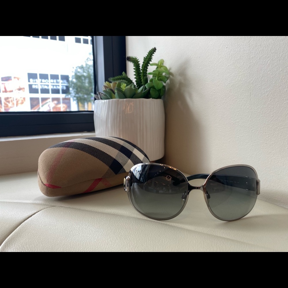 Burberry sunglasses